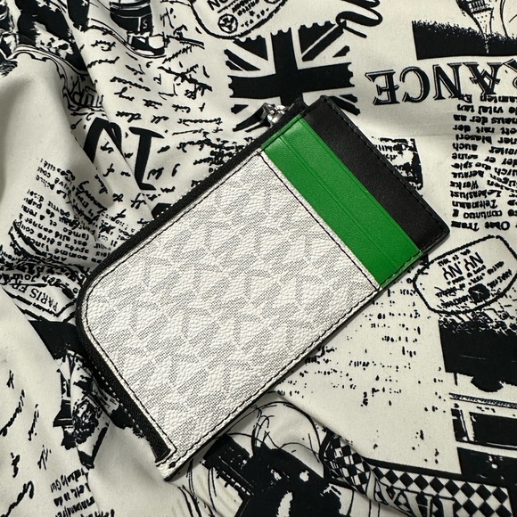 Michael Kors Zip Card Wallet - Picture 4 of 4